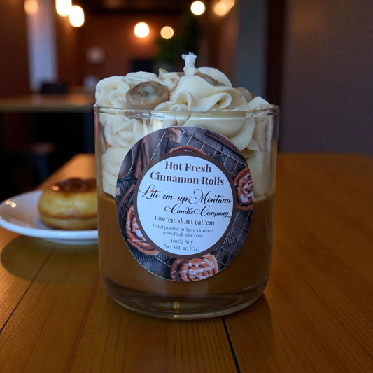 Cinnamon Roll Dessert Candle